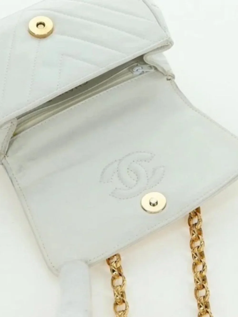 CHANEL Griboa V Stitch Chain Shoulder Bag Leather White Gold CC Auth ARZ551SAV